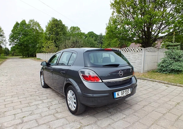 Opel Astra cena 17900 przebieg: 177000, rok produkcji 2010 z Wieleń małe 154